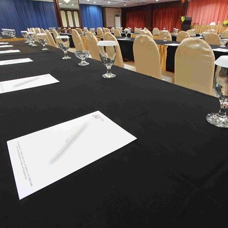 מאלאנג Regent'S Park Hotel מראה חיצוני תמונה