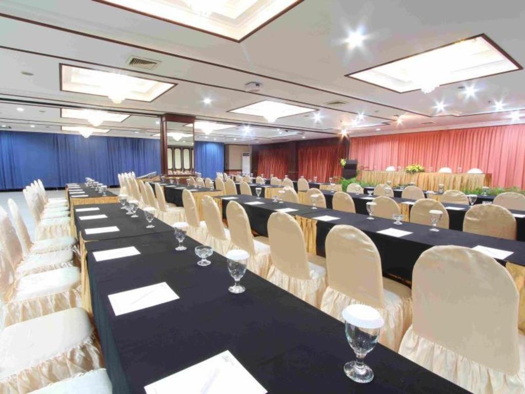 מאלאנג Regent'S Park Hotel מראה חיצוני תמונה