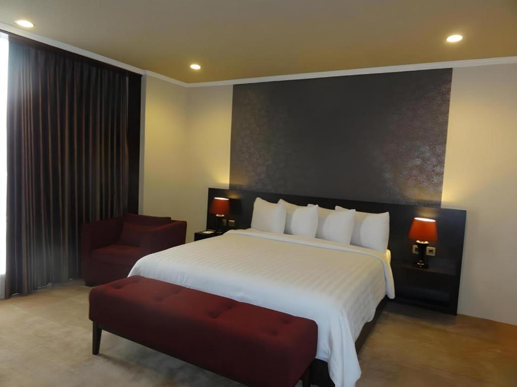 מאלאנג Regent'S Park Hotel מראה חיצוני תמונה