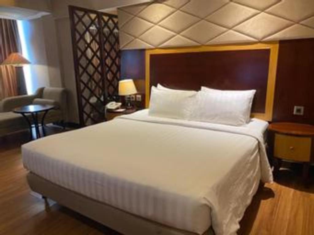 מאלאנג Regent'S Park Hotel מראה חיצוני תמונה