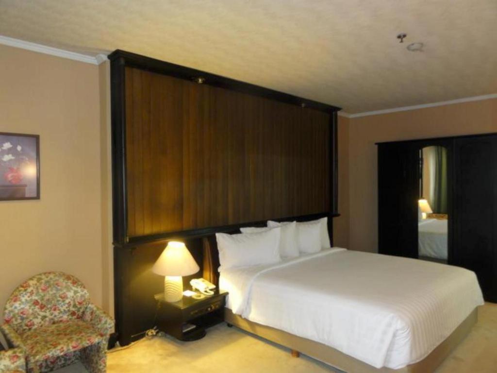 מאלאנג Regent'S Park Hotel מראה חיצוני תמונה
