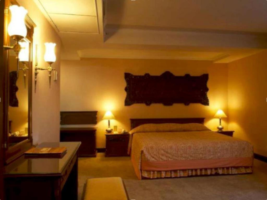 מאלאנג Regent'S Park Hotel מראה חיצוני תמונה