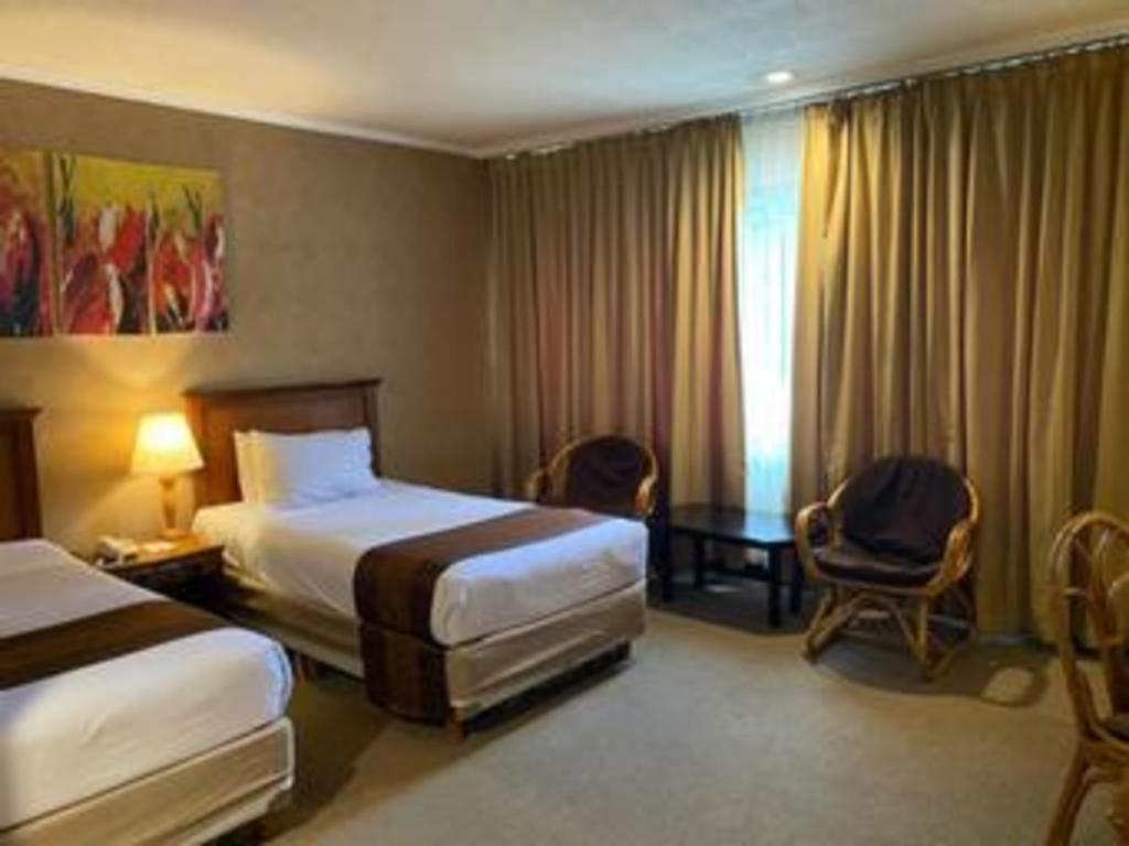 מאלאנג Regent'S Park Hotel מראה חיצוני תמונה