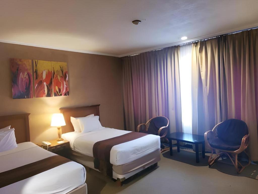 מאלאנג Regent'S Park Hotel מראה חיצוני תמונה