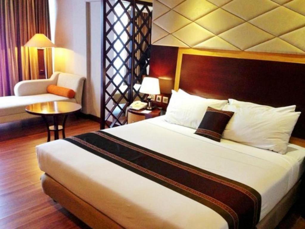מאלאנג Regent'S Park Hotel מראה חיצוני תמונה